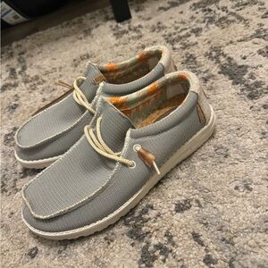 Brand New Hey Dudes Wally Sox Cobblestone
Women’s 9 or Men’s 7